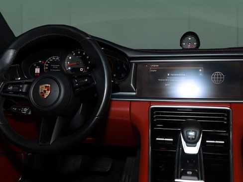 Used 2023 Porsche Panamera 4 Platinum Edition image 27