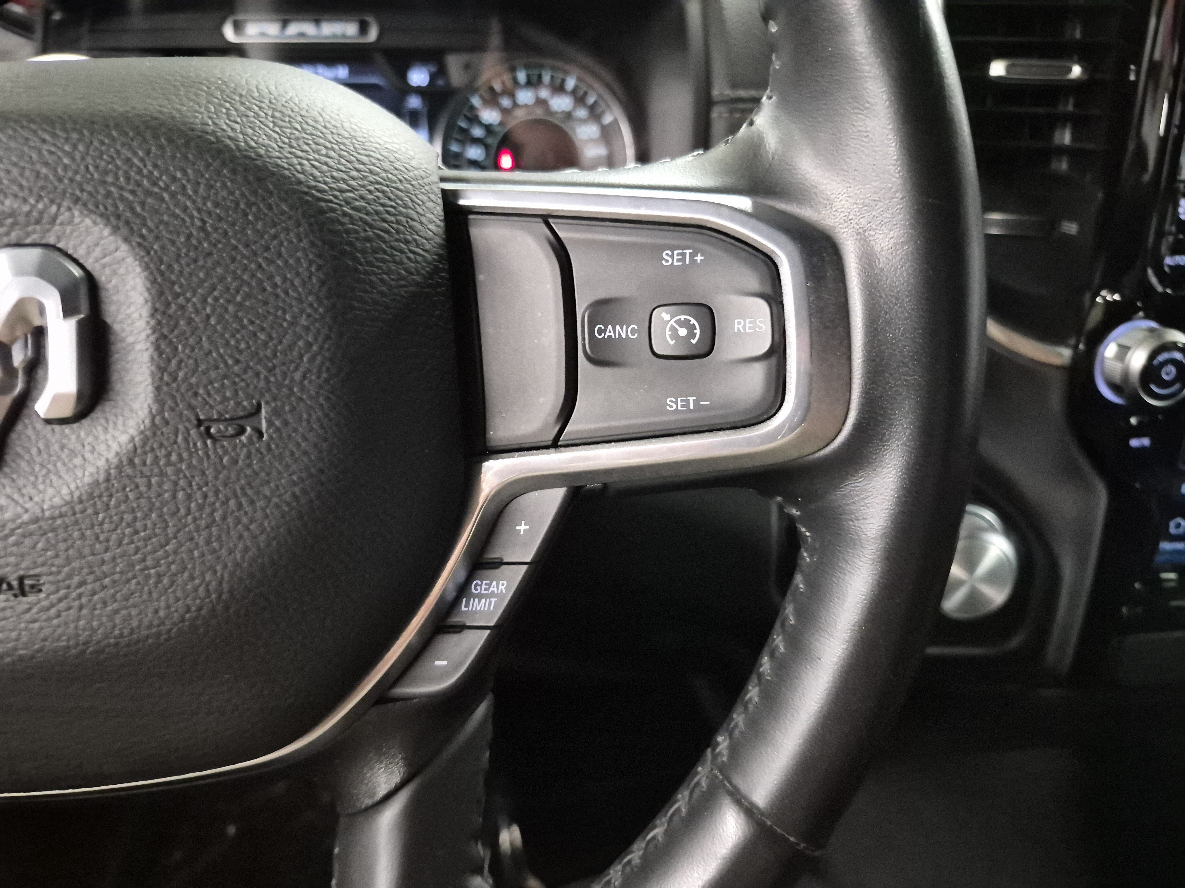 Used 2023 RAM 1500 Laramie AWD/4WD image 23