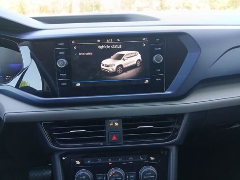 Used 2024 Volkswagen Taos SE image 20