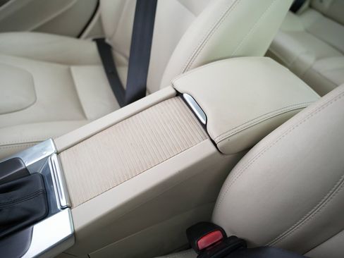 Used 2015 Volvo S60 T5 Platinum image 27