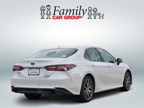 Used 2023 Toyota Camry XLE image 4