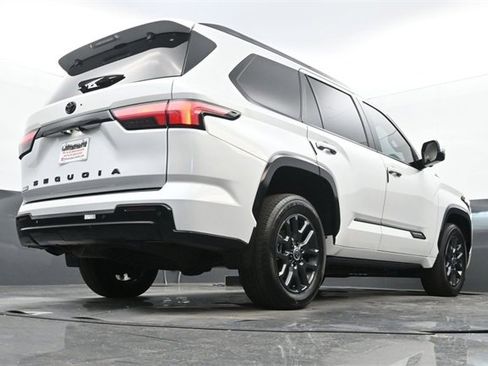 Used 2024 Toyota Sequoia Platinum image 28