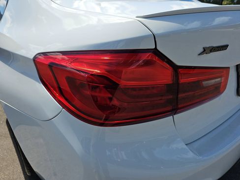 Used 2019 BMW M550i xDrive w/ Premium Package image 34