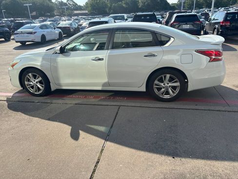 Used 2013 Nissan Altima 2.5 SL w/ Technology Pkg FWD image 6