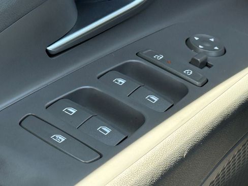 Used 2024 Hyundai Elantra SE image 19