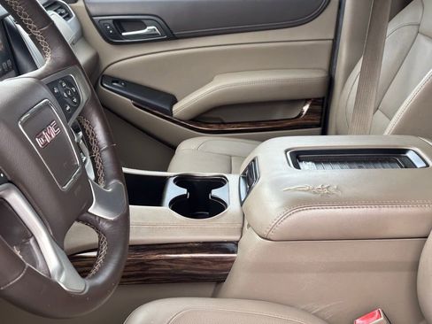 Used 2016 GMC Yukon SLT w/ Open Road Package image 5