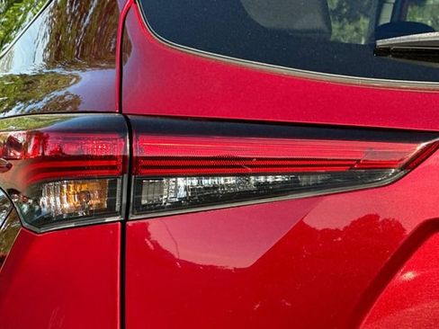 Used 2023 Toyota Highlander Limited image 47