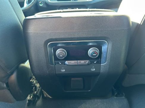 Used 2022 Chevrolet Tahoe Z71 w/ Luxury Package image 28