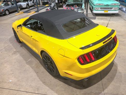 Used 2016 Ford Mustang GT Premium w/ Equipment Group 401A RWD image 32