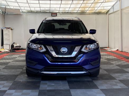 Used 2020 Nissan Rogue SV FWD image 2