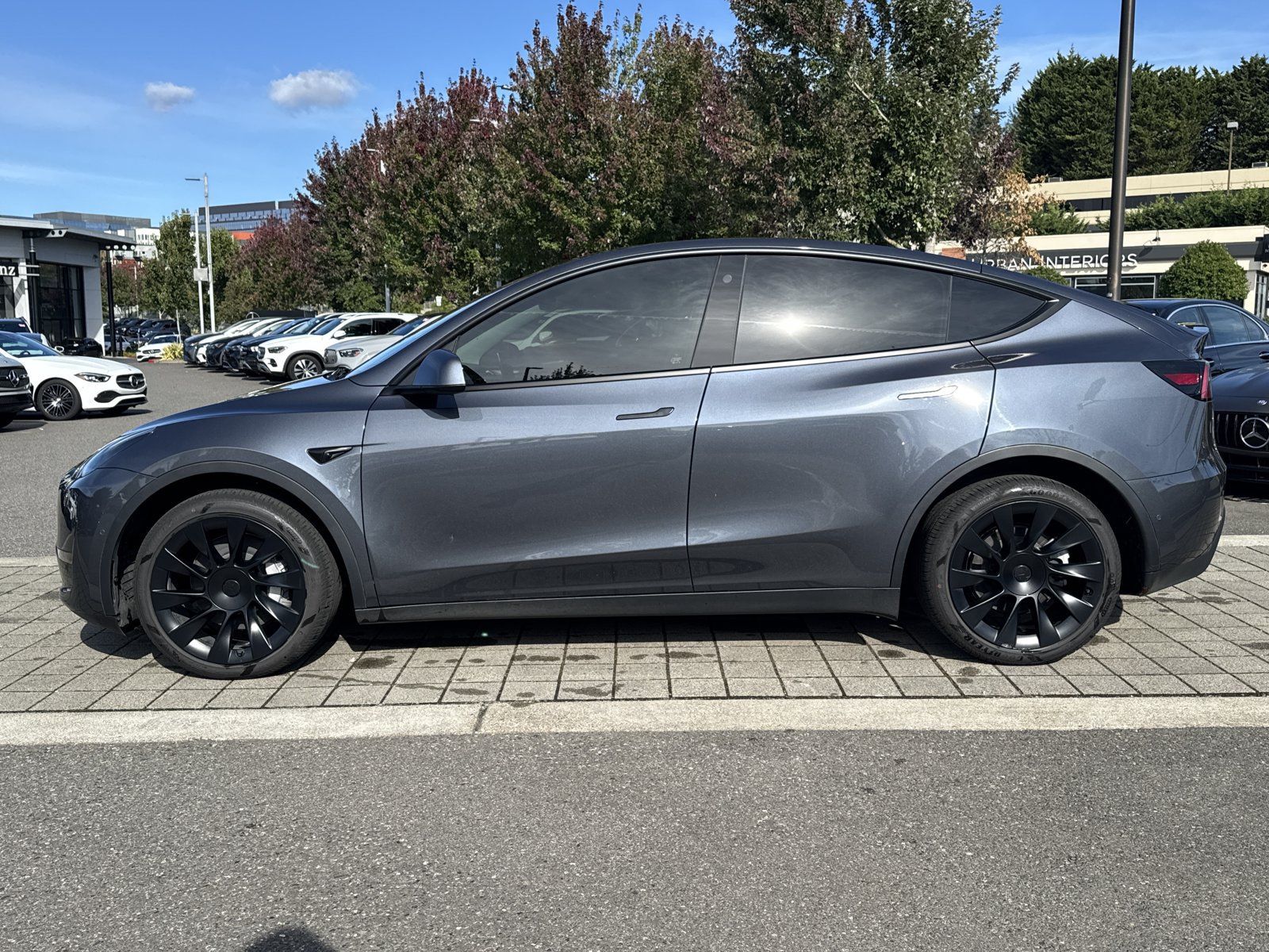 Used 2022 Tesla Model Y Long Range AWD/4WD image 8