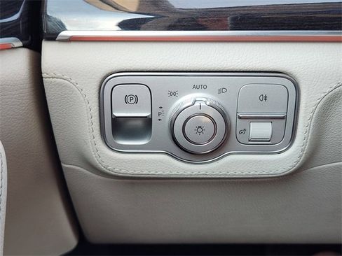 Used 2022 Mercedes-Benz GLS 450 4MATIC image 21