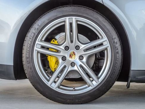 Used 2018 Porsche Panamera image 15