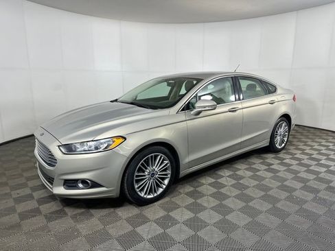 Used 2015 Ford Fusion SE w/ Equipment Group 202A image 7