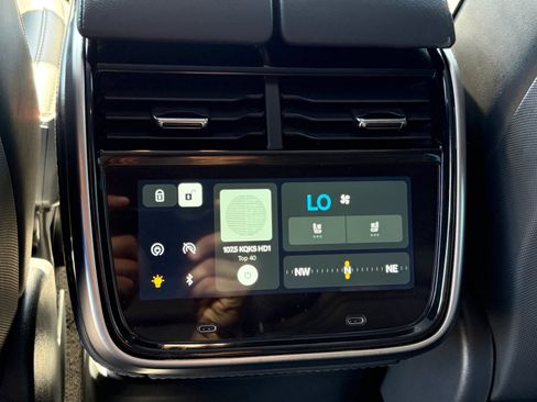 Used 2024 Rivian R1S Adventure Dual AWD/4WD image 28