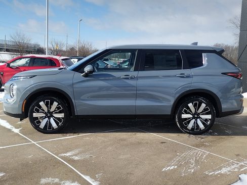 New 2026 Mitsubishi Outlander SE image 20