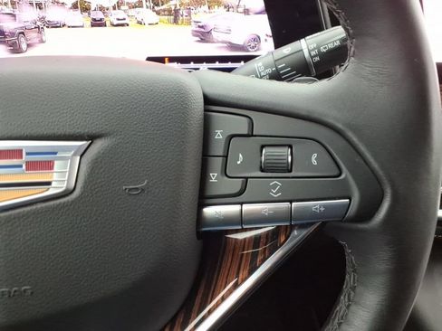 Used 2024 Cadillac Escalade Luxury AWD/4WD image 38