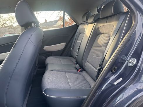 Used 2023 Hyundai Venue Limited w/ Cargo Package image 18