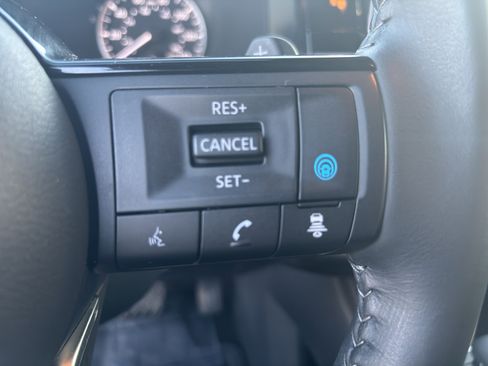 Used 2023 Nissan Pathfinder SL w/ Lighting Package (N92) image 28