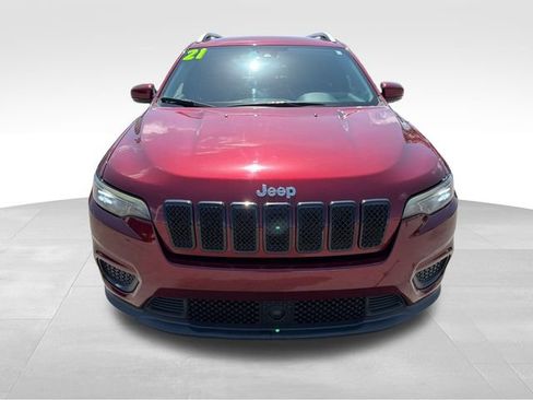 Used 2021 Jeep Cherokee Latitude FWD image 2