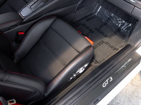 Certified 2018 Porsche 911 GT3 RWD image 46