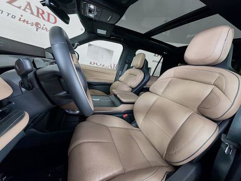 New 2025 Lincoln Navigator L Black Label AWD/4WD image 22
