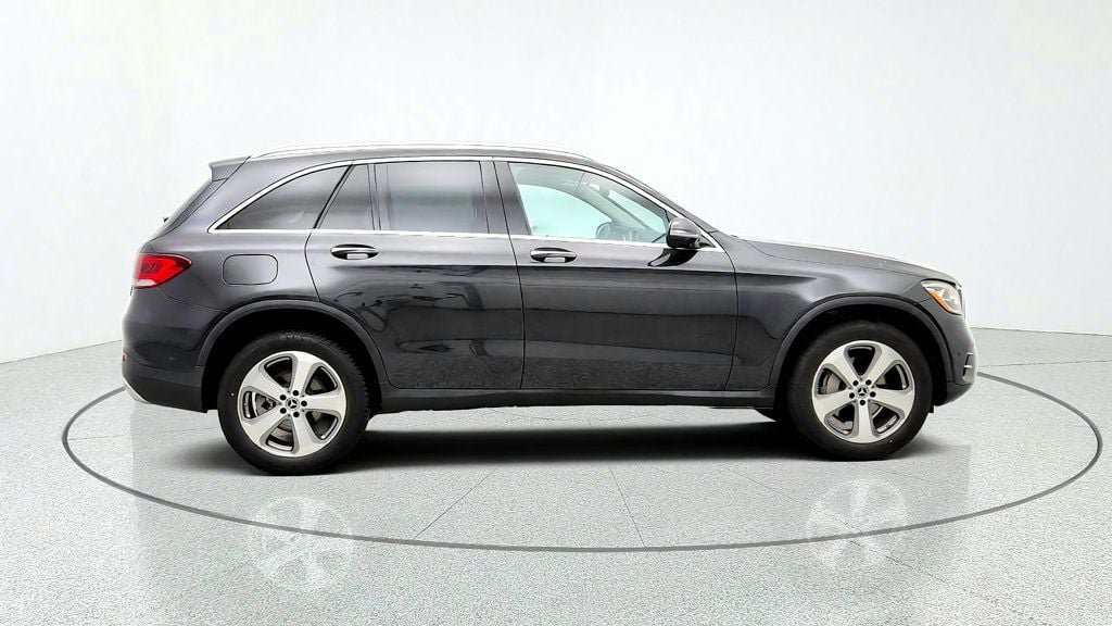 Used 2022 Mercedes-Benz GLC 300 image 4