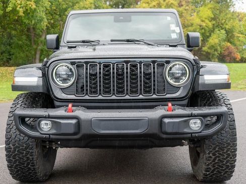 Used 2024 Jeep Wrangler Unlimited Rubicon image 3
