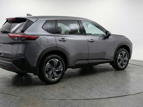 Used 2025 Nissan Rogue SV FWD image 9