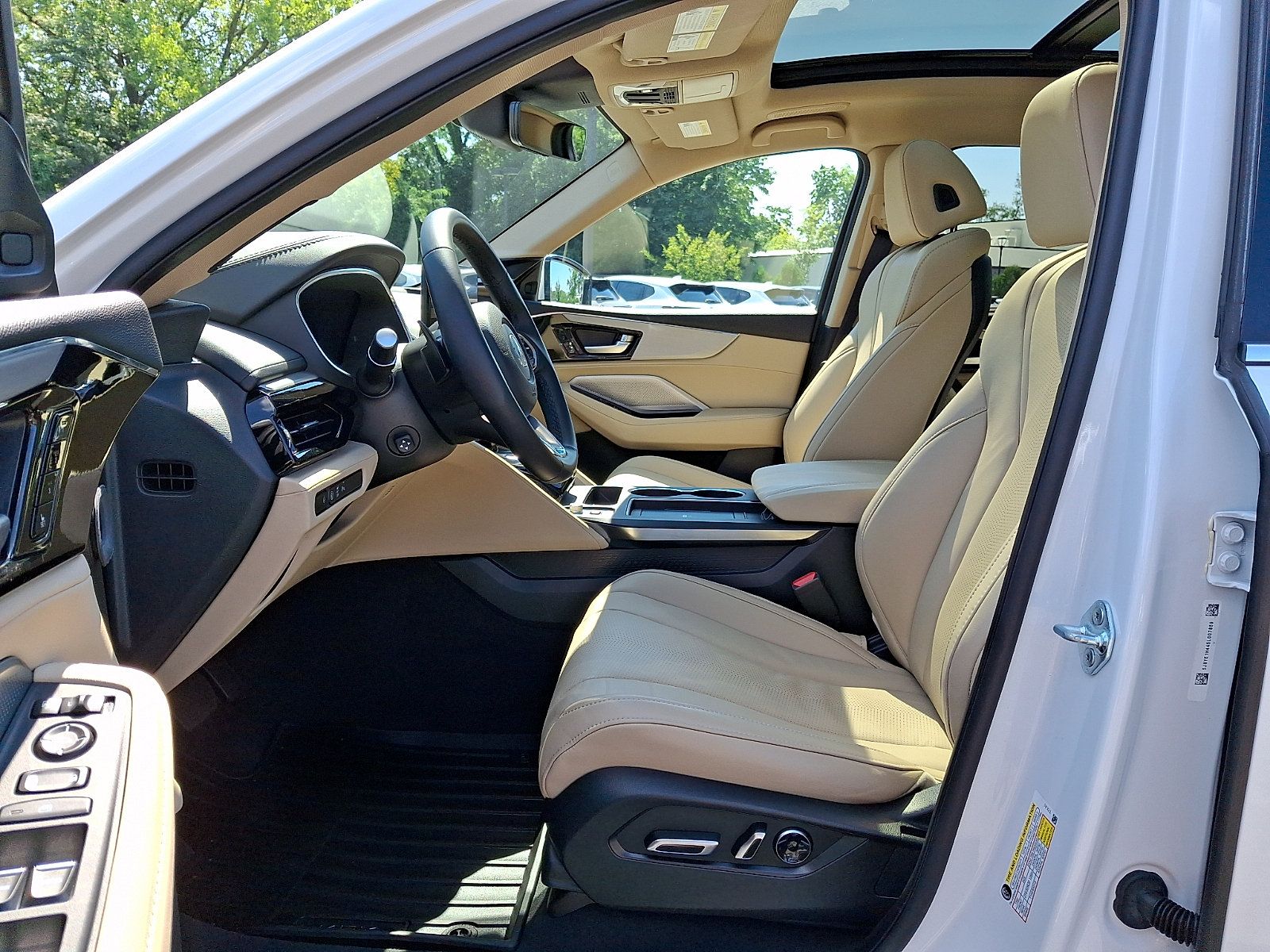 Certified 2025 Acura MDX w/ Technology Package AWD/4WD image 13
