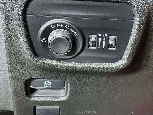 Used 2023 Jeep Grand Cherokee L Laredo AWD/4WD image 17