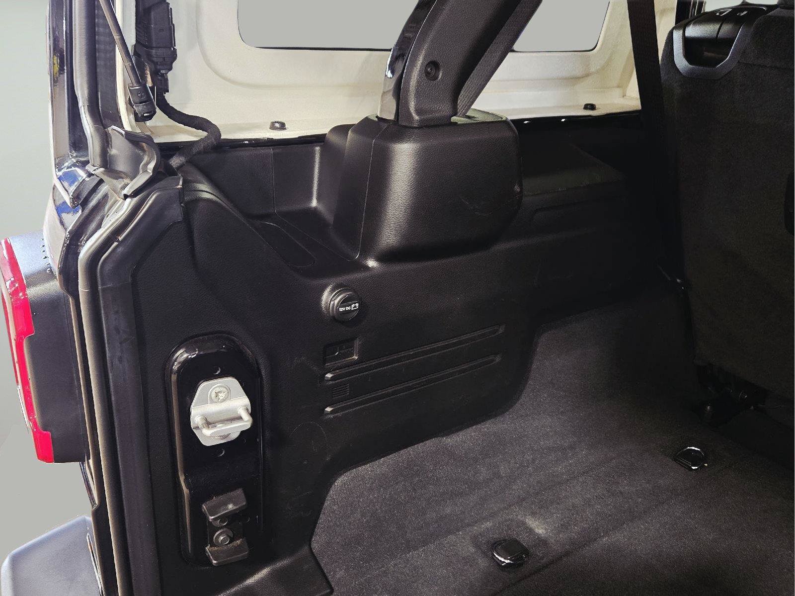 Used 2026 Jeep Wrangler Unlimited Rubicon AWD/4WD image 38