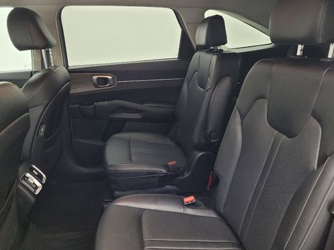Used 2022 Kia Sorento EX image 18