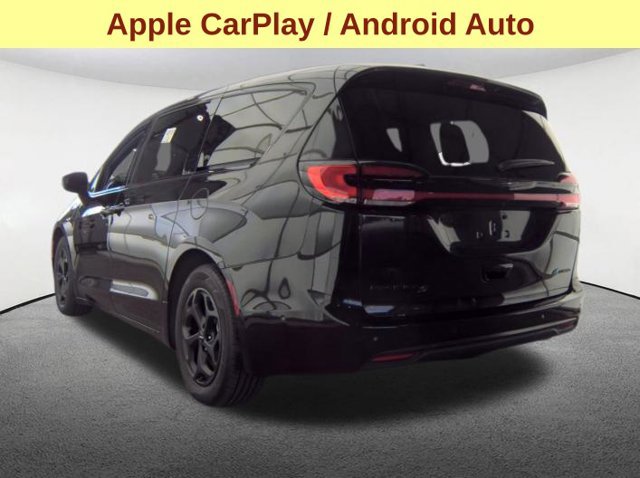 Used 2023 Chrysler Pacifica Limited w/ S Appearance Package FWD image 10