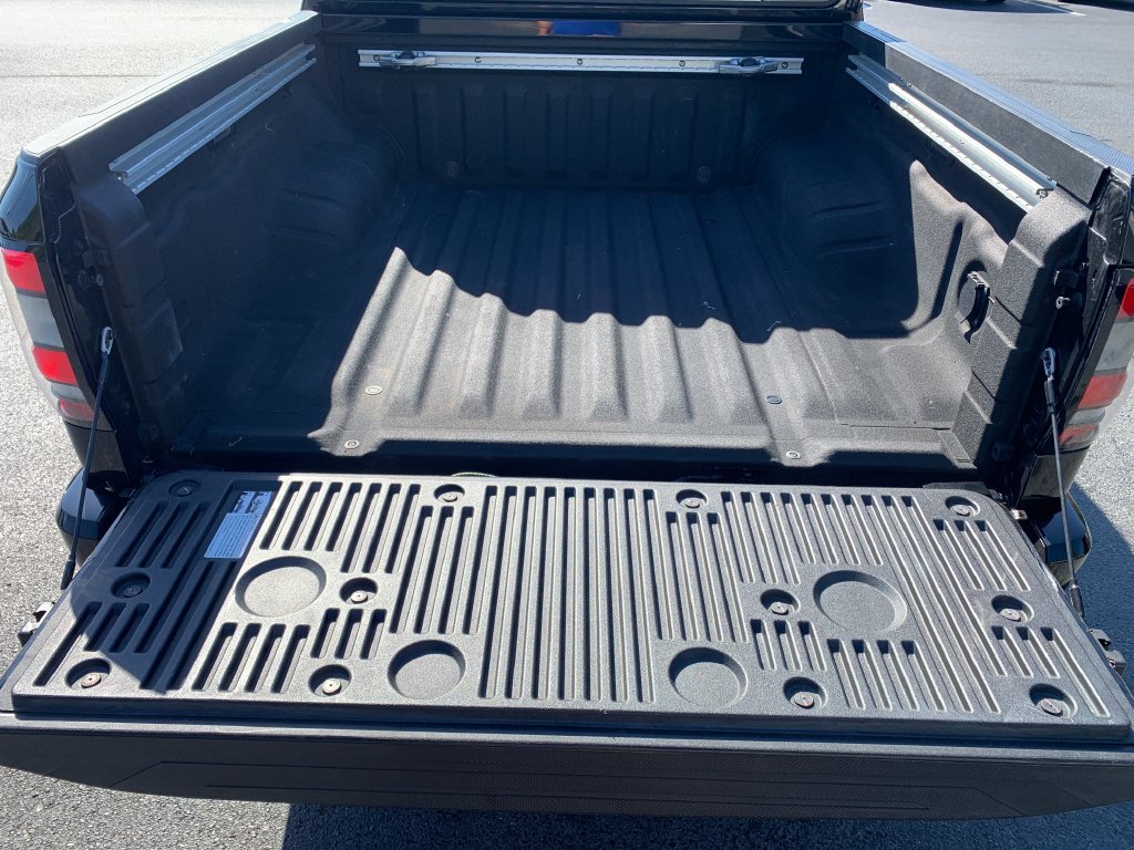 Certified 2022 Nissan Frontier SV RWD image 27