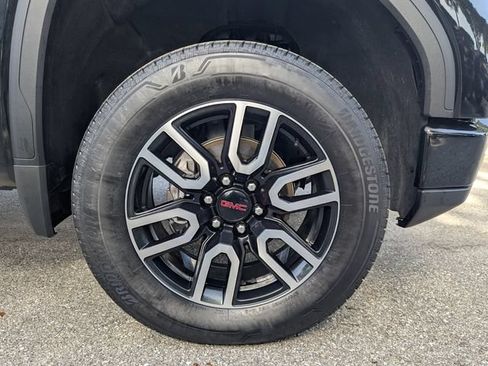 Certified 2024 GMC Sierra 1500 AT4 w/ Technology Package AWD/4WD image 9