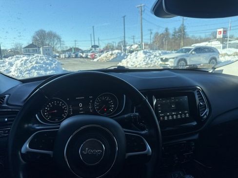 Used 2021 Jeep Compass Latitude image 20