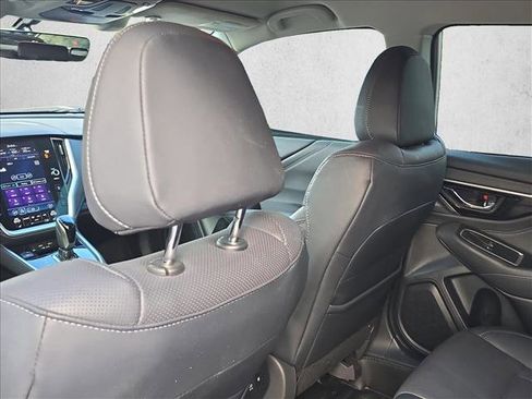 Used 2022 Subaru Outback Limited image 15