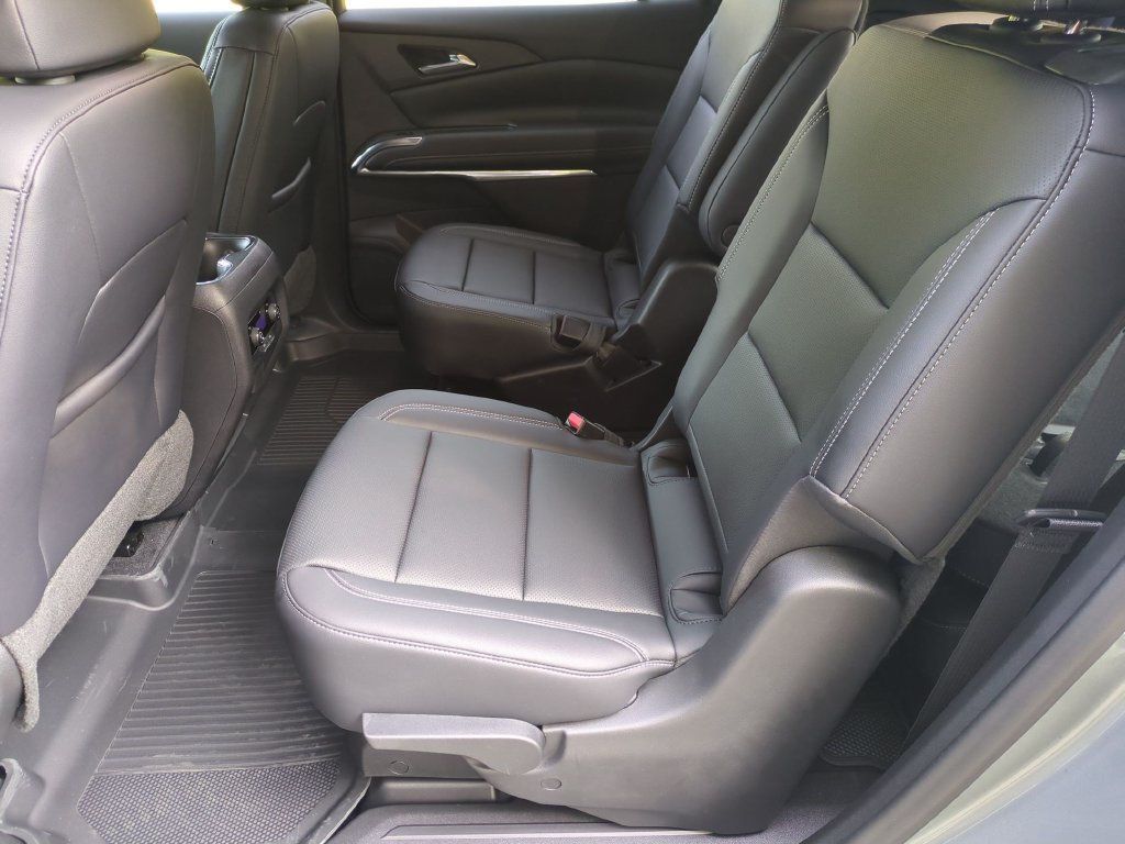 New 2027 Chevrolet Traverse LT w/ Driver Confidence Package AWD/4WD image 28