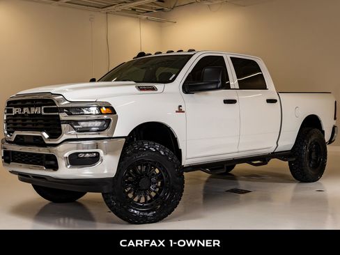 Used 2025 RAM 2500 Tradesman w/ Chrome Appearance Group AWD/4WD image 5
