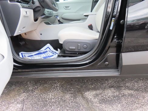 Used 2025 Hyundai Kona SEL AWD/4WD image 7