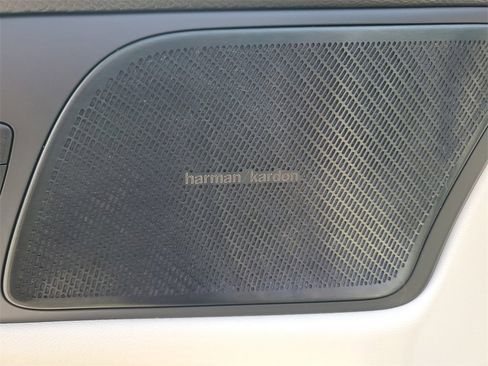 Used 2020 Volvo S60 T6 Inscription image 28