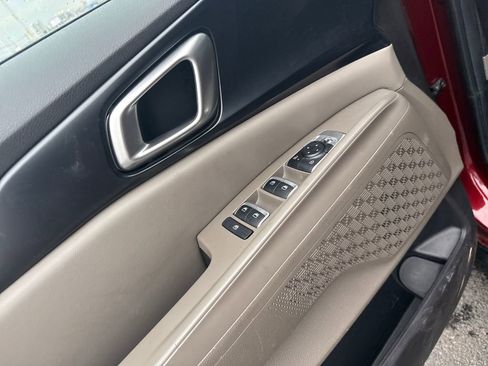 Used 2025 Kia Carnival image 13