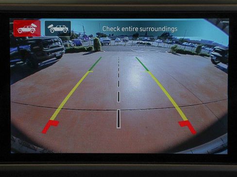 Used 2025 Jeep Wrangler Sahara image 17