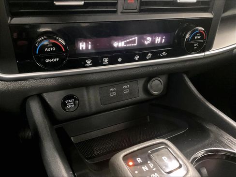 Certified 2024 Nissan Rogue SV image 25