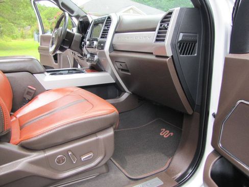 Used 2019 Ford F250 King Ranch w/ King Ranch Ultimate Package AWD/4WD image 24
