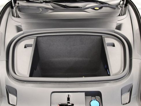 Used 2025 Porsche Taycan image 11