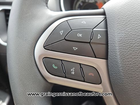 Used 2022 Jeep Cherokee Latitude Lux w/ Sun & Sound Group FWD image 12