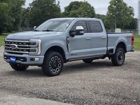 Used 2024 Ford F250 Platinum w/ FX4 Off-Road Package AWD/4WD image 3