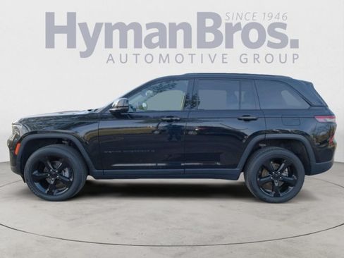 Used 2023 Jeep Grand Cherokee Altitude AWD/4WD image 6
